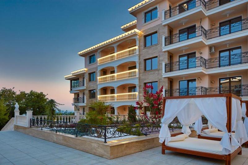 Valencia Gardens Deluxe Apartments نيسيبار المظهر الخارجي الصورة