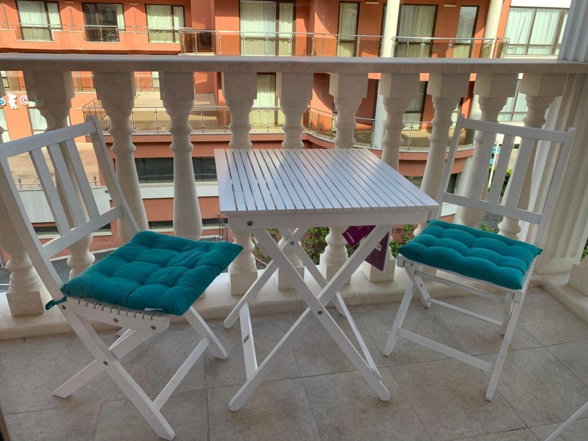 Valencia Gardens Deluxe Apartments نيسيبار المظهر الخارجي الصورة
