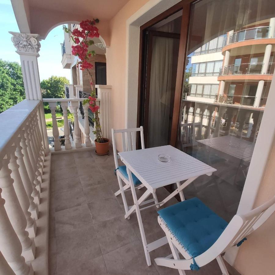 Valencia Gardens Deluxe Apartments نيسيبار المظهر الخارجي الصورة